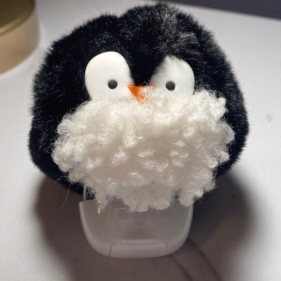 Bath & Body Works Penguin Pom Pocketbac Holder Keychain NEW - Picture 2 of 4